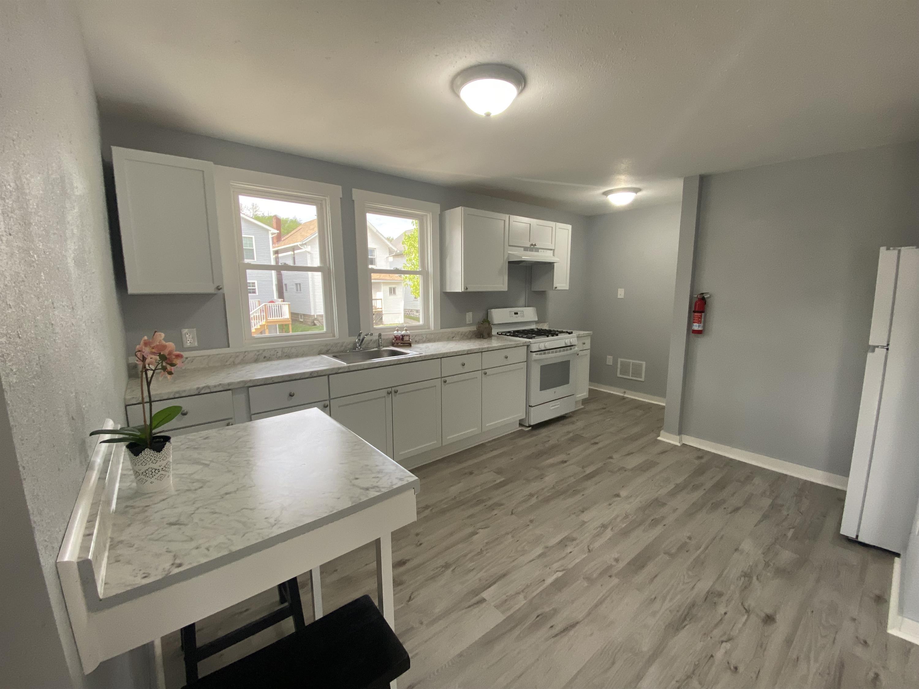 633 South Ave, 1