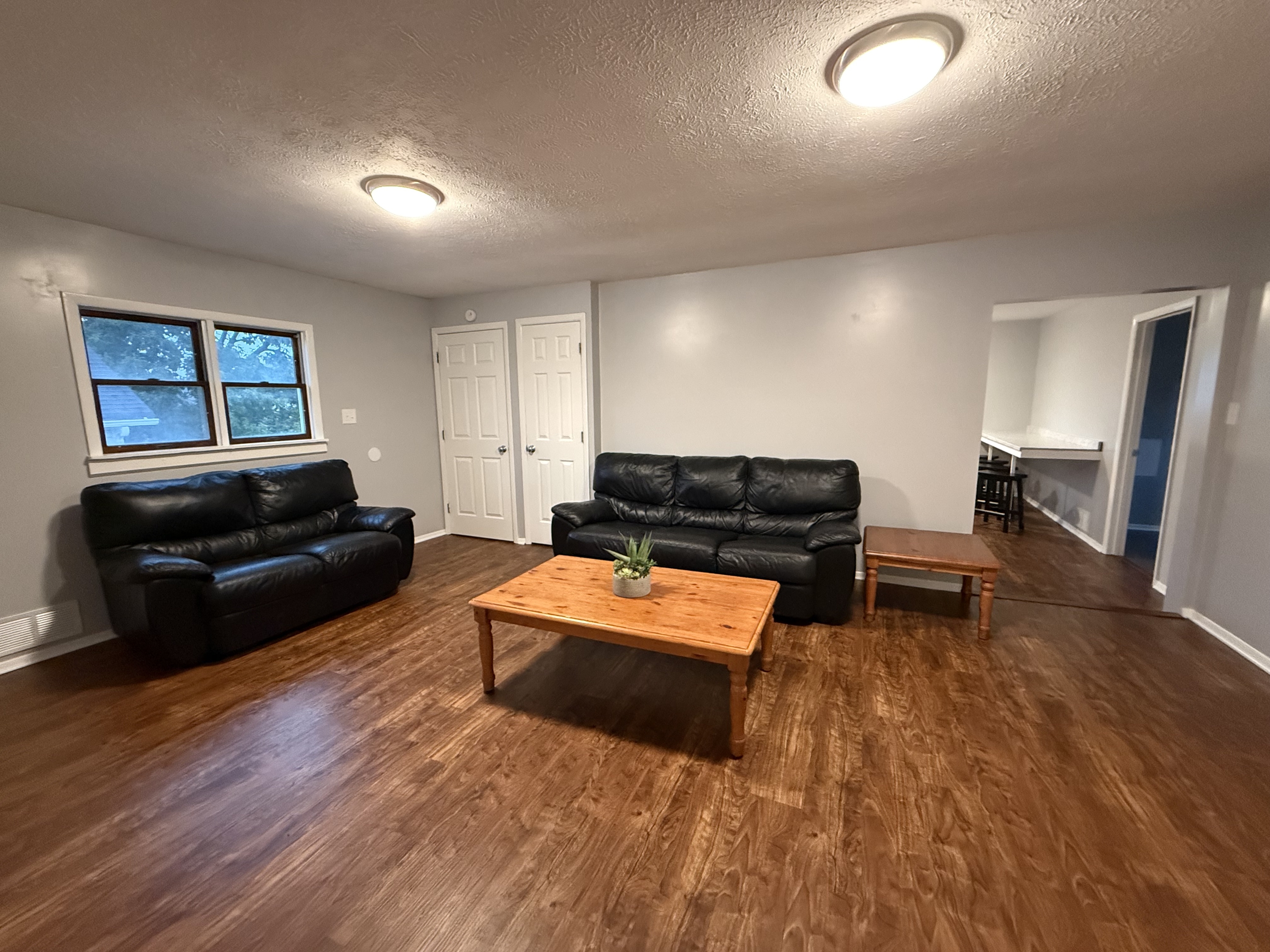 742-2 Locust St, 1
